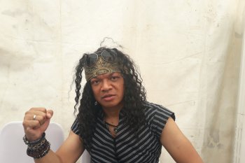 Jangan golput Nanti nyesel sendiri, ujar Candil vokalis  band Seurieus