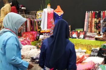 Kerajinan Tanah Datar dipamerkan dalam KriyaNusa 2018