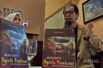 Peluncuran buku Ngesti Pandowo