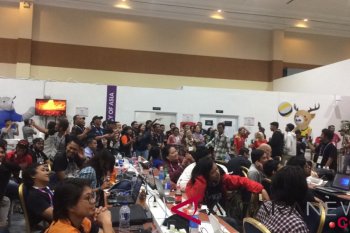Wartawan dan relawan di MPC bergoyang di penutupan Asian Games