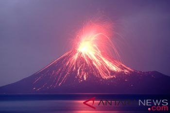 BMKG pasang sensor antisipasi dampak erupsi Gunung Anak Krakatau