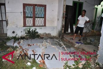 Sejumlah rumah di Mamuju rusak terdampak gempa