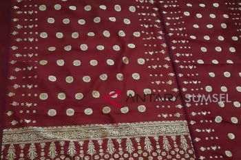 Batu tawon dan tanduk kerbau jadi motif songket