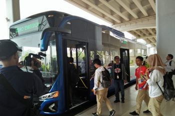 Asian Games - Atlet Manfaatkan Bus Listrik Bandara Soetta