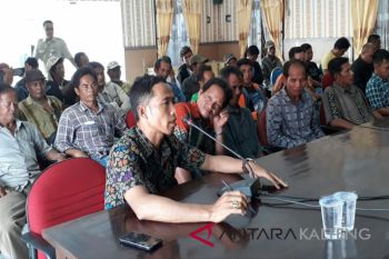 Warga tiga desa desak penyelesaian pencemaran sungai karena khawatir keracunan