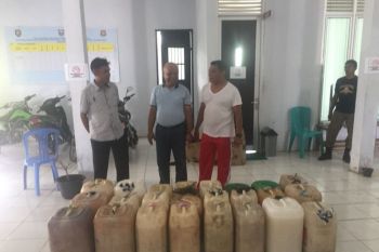Hari Pelanggan Pelni berlayar bersama penumpang