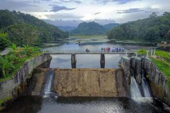 Berwisata di Danau Bukit Layang Muratara