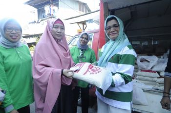 PKK gandeng DKPTPH gelar bazar beras murah