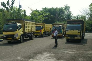 Truk pengangkut material di Sampit ditertibkan karena ini