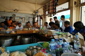 Blusukan ke pasar, Kapolres Kotim kampanyekan pemilu damai