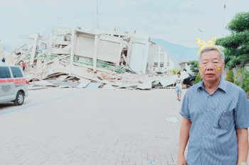 Hotel di China ambruk, pasien COVID-19 terperangkap