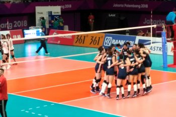 China meraih medali emas voli putri