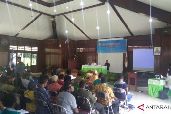 Pemkab Mimika latih aparat kampung untuk kelola BUMDes