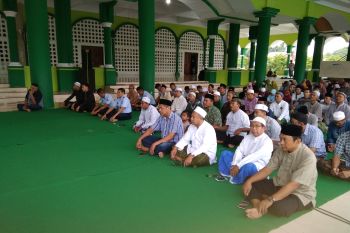 Warga Muslim Biak Numfor zikir bersama sambut 1 Muharram