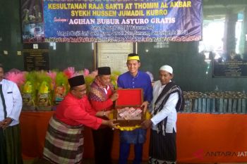 Bangsawan Malaysia bantu renovasi Masjid dan Makam Jumadil Kubro