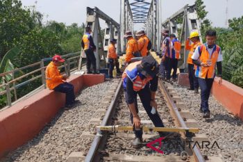 Menanti jalur khusus kereta kurangi kemacetan kota