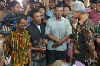 Pertama ngantor, Ganjar temui petani dan nelayan
