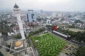 Wajah baru taman Alun-alun Bandung