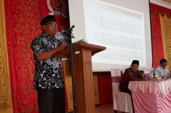 Legislator : sampaikan pendapat dengan beradab