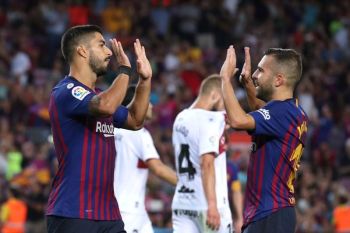 Barca hancurkan Huesca 8-2