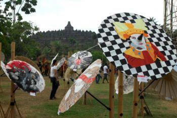 Teduhkan keberagaman dalam Festival Payung Indonesia 2018