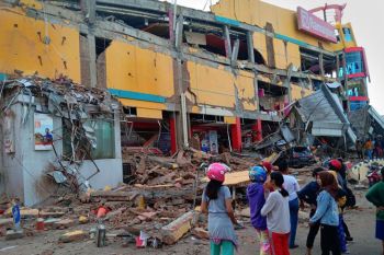 Relawan PMI: Korban gempa perlu bantuan tikar-selimut