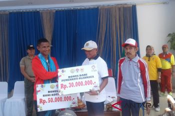 Pemkot Baubau beri bonus peraih medali Porprov-XIII