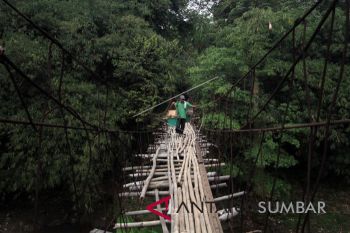 JEMBATAN GANTUNG RUSAK