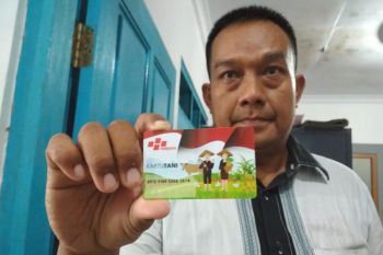 Puluhan ribu kartu tani di Kudus dibagikan