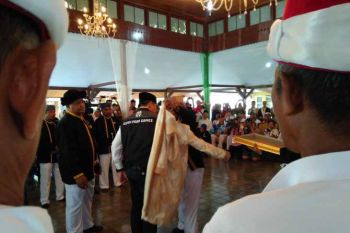 Menpora menerima gelar Kapita Ngofa Ngare Ternate