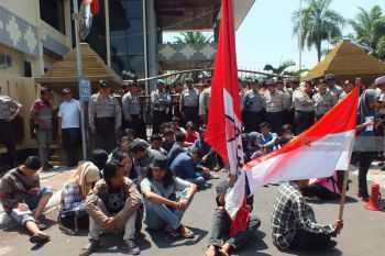GMNI Jember Demo Desak Pemkab Jember Wujudkan Daulat Agraria (Video)