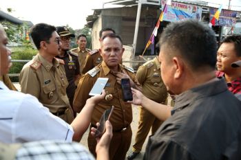 Plt Bupati Lampung Selatan bantah terima uang proyek Rp10 miliar