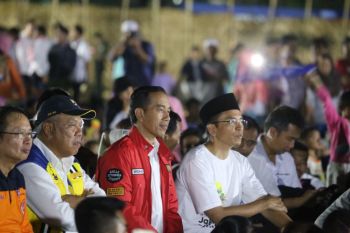 Presiden menyapa GBK dari tenda pengungsi Lombok