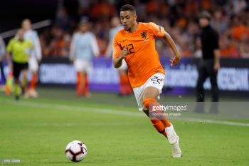 Penyerang Belanda Arnaut Groeneveld cetak gol pertama