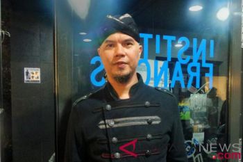 Tanpa alasan, Ahmad Dhani tunda kedatangan ke Polda Jatim