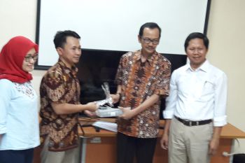 UGM beri bantuan implan tulang untuk korban gempa Palu