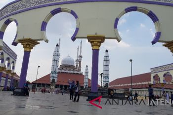Presiden Jokowi tidak jadi salat Jumat di MAJT
