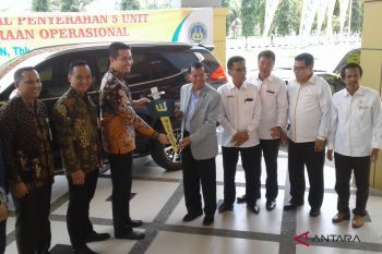 UNP terima hibah lima unit minibus dari Bukopin