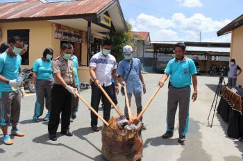 Polres Jayapura musnahkan satu kilogram lebih ganja
