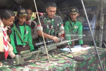 Masyarakat Madiun Antusias Saksikan Pameran Alutsista TNI (Video)