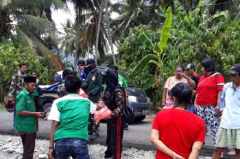 Relawan Ansor dan Lazisnu salurkan logistik bencana