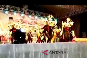 Hima Lamandau bawakan tari burung bukung di Festival Marunting Batu Aji