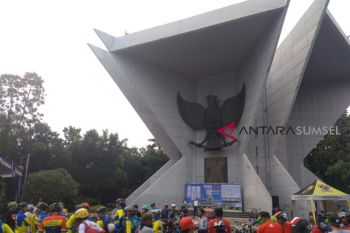 400 Pesepeda berkeliling di Kota Palembang