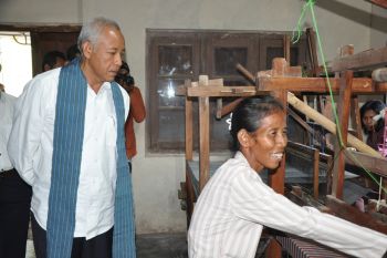 Sentra Industri Tenun Sumberagung Sleman dikukuhkan