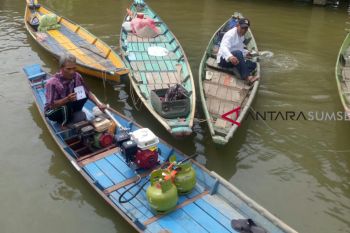 Nelayan palembang: selamat tinggal BBM