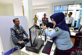 Gubernur puji pelayanan Kantor Imigrasi Makassar