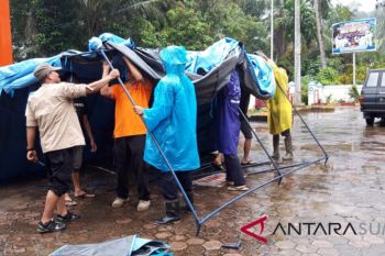 Dinkes Pasaman bangun posko untuk layani kesehatan korban banjir