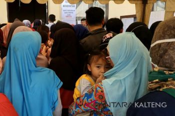 Seleksi CPNS Kotim dimulai 27 Oktober, peserta antre mengambil kartu