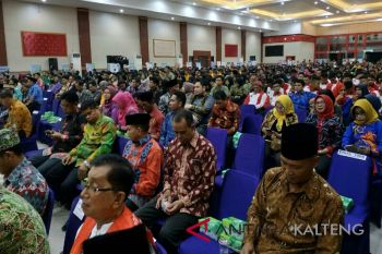 Beri motivasi pemuda Kalteng, Supian Hadi bercerita pengalaman hidupnya