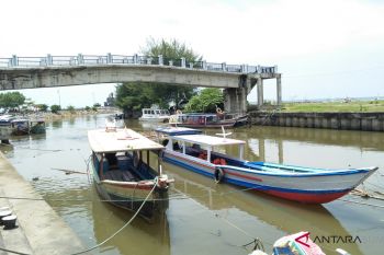 Cuaca buruk, Pemkot Pariaman imbau kapal wisata hentikan penyeberangan ke pulau
